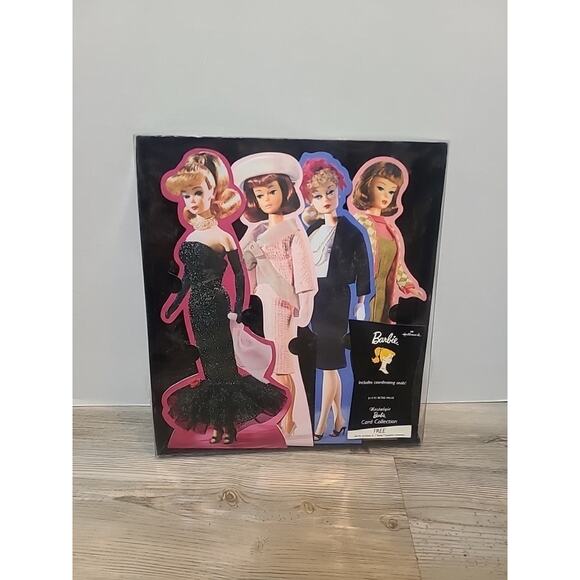 Vintage Hallmark 2003 Set Of Four Nostalgic Barbie Cards With Envelopes + Seals - Picture 1 of 3
